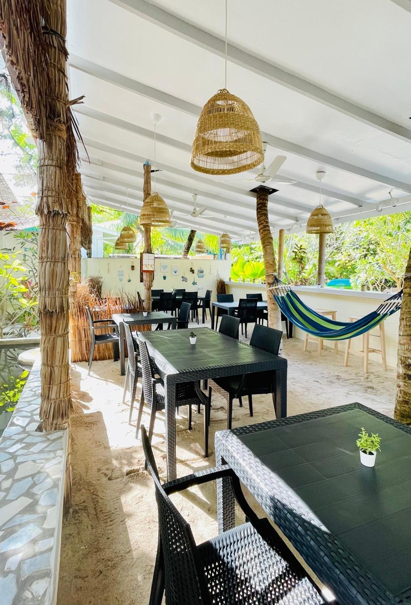 Three Hearts Guesthouse And Villas Fulhadhoo Exterior photo