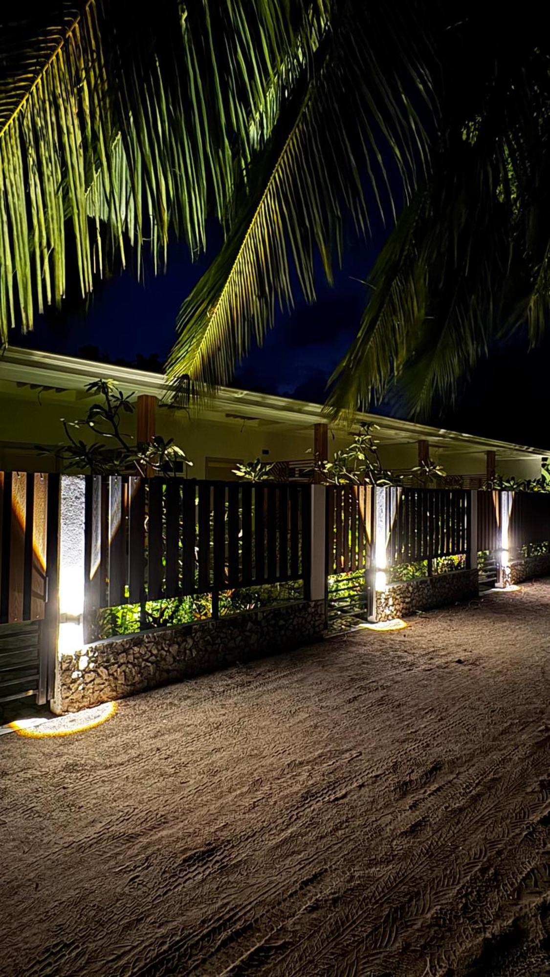 Three Hearts Guesthouse And Villas Fulhadhoo Room photo