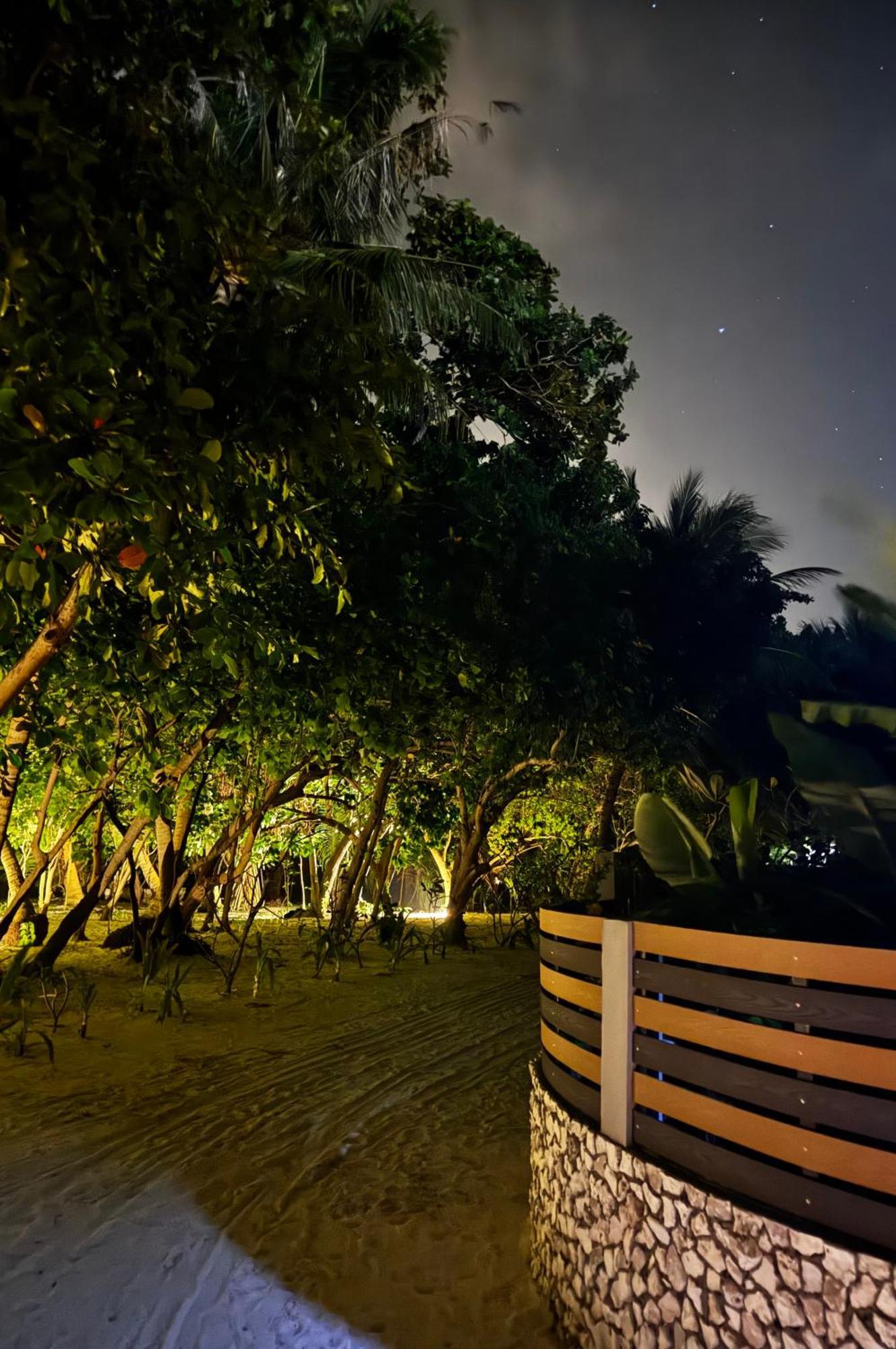 Three Hearts Guesthouse And Villas Fulhadhoo Room photo