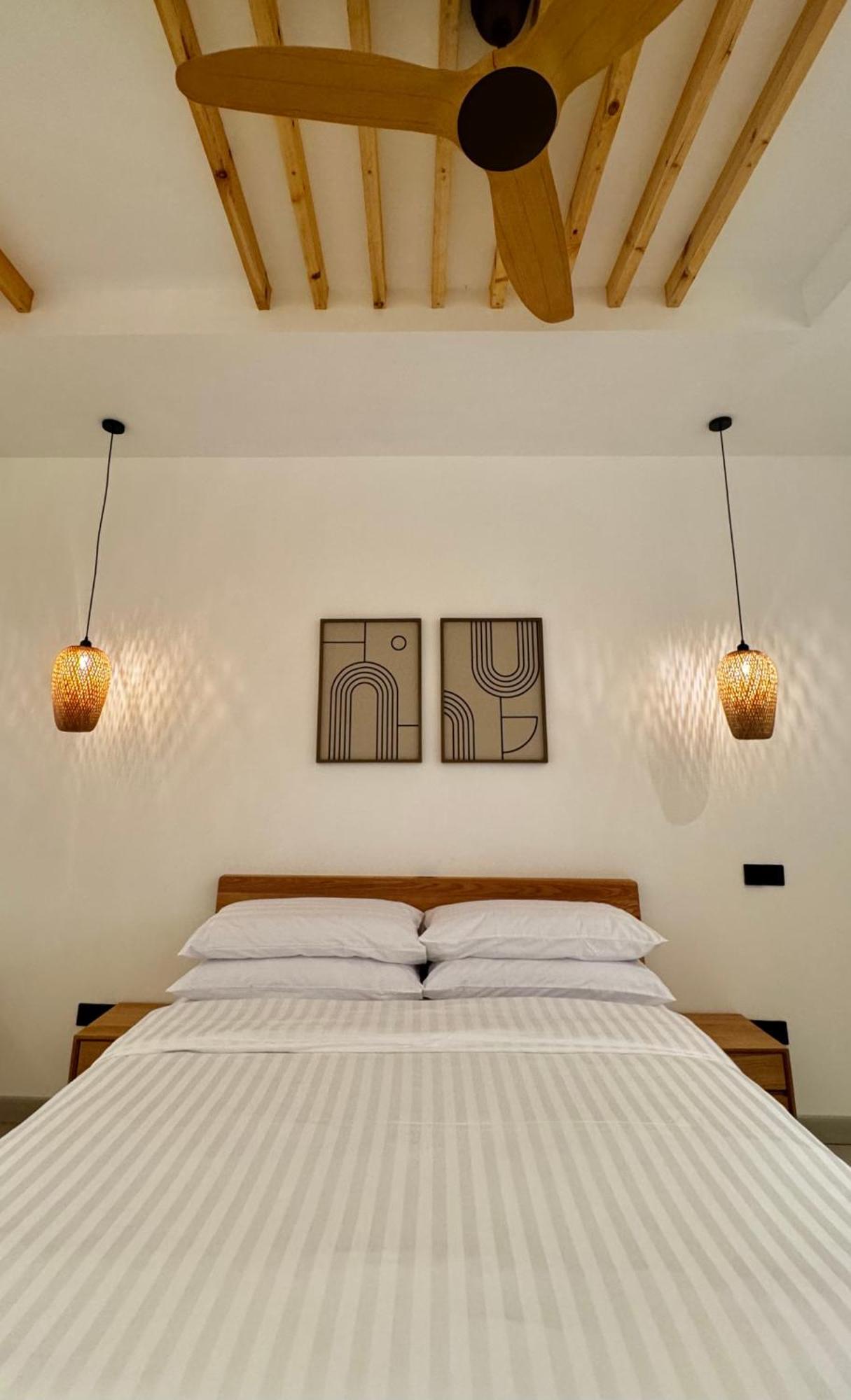 Three Hearts Guesthouse And Villas Fulhadhoo Room photo