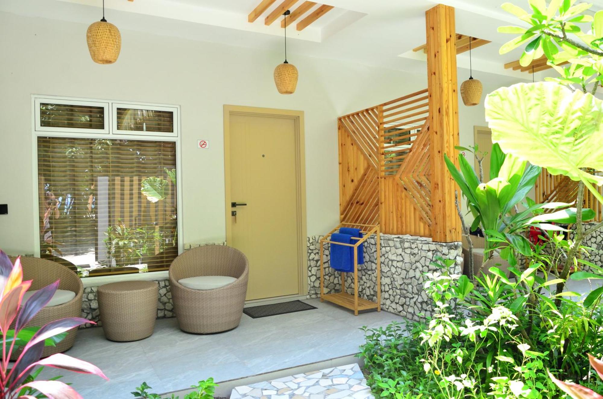 Three Hearts Guesthouse And Villas Fulhadhoo Exterior photo